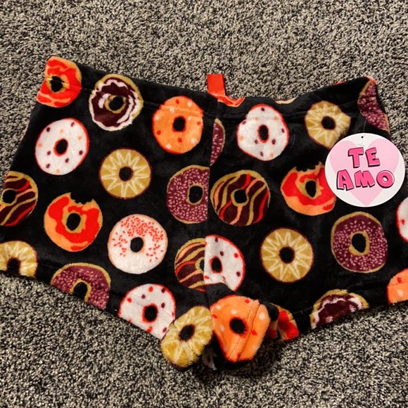 🟢 3/$10 NWT Plush Donut Junior Pajama Shorts - Picture 2 of 3